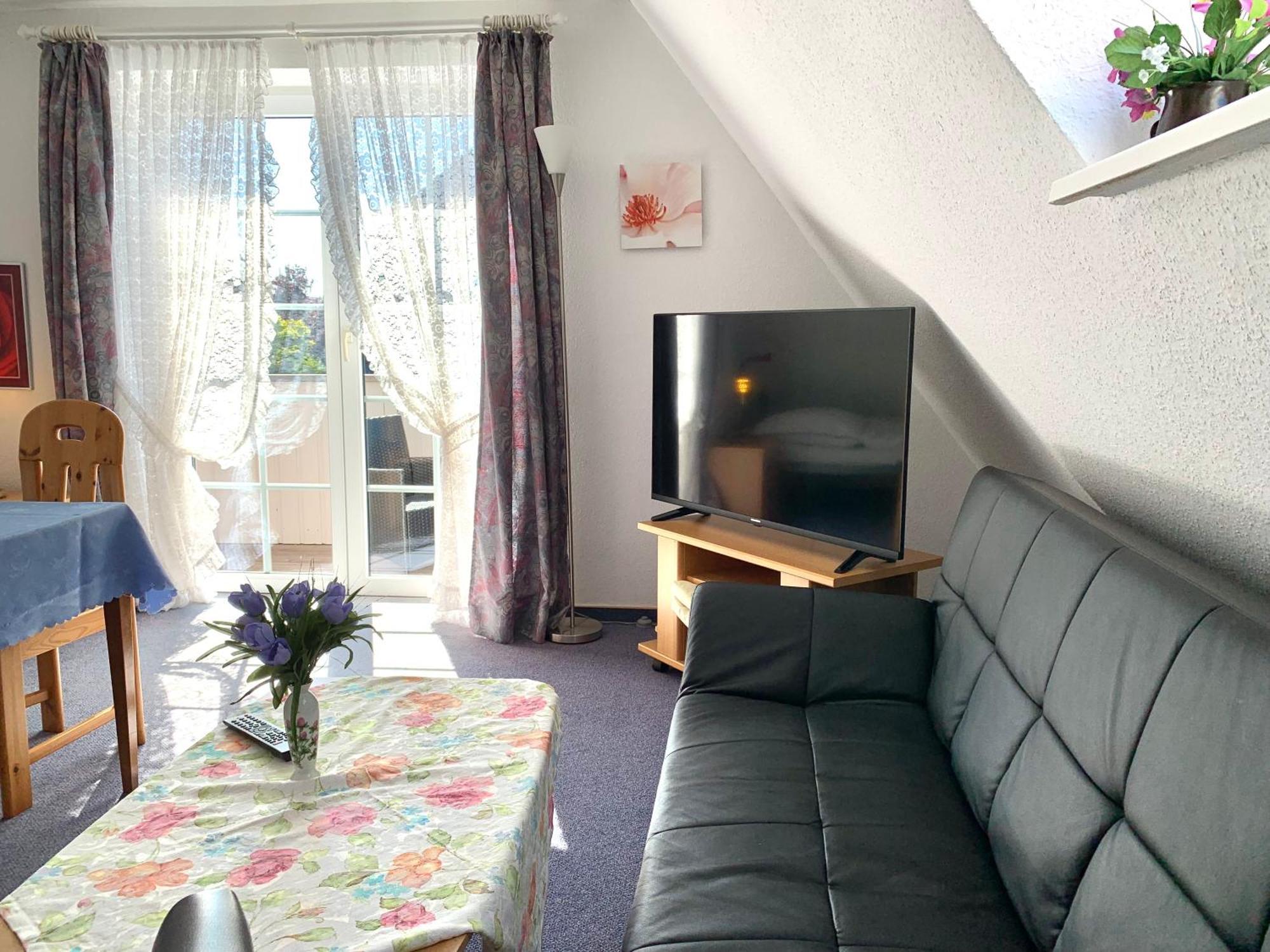 Haus Aquamarin-Apartment Smaragd In Strandnaehe Busum Exterior photo